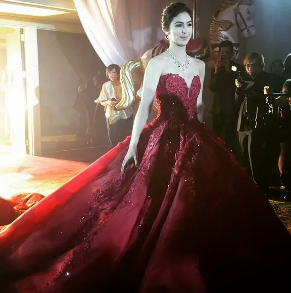 julia barretto red dress